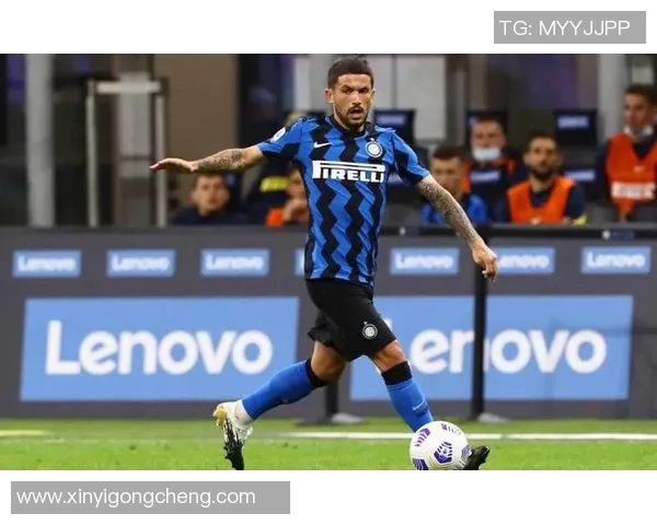 足球球星膝盖伤病困扰职业生涯恢复与竞技状态探讨